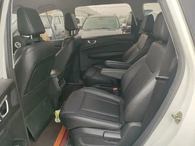 Wuling Jiachen — Фото автомобиля 16