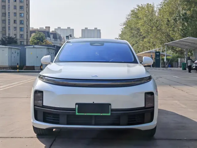 Li Auto L7 — Фото автомобиля 2