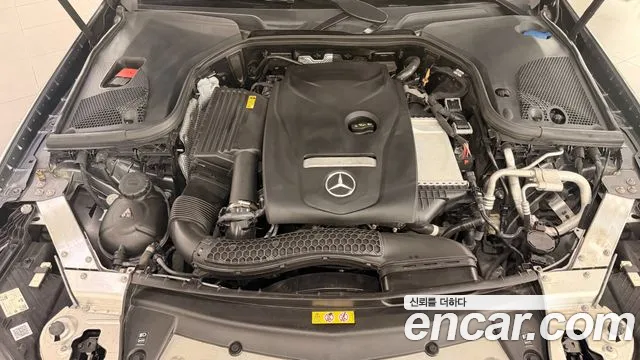 Mercedes-Benz E-Class — Фото автомобиля 6