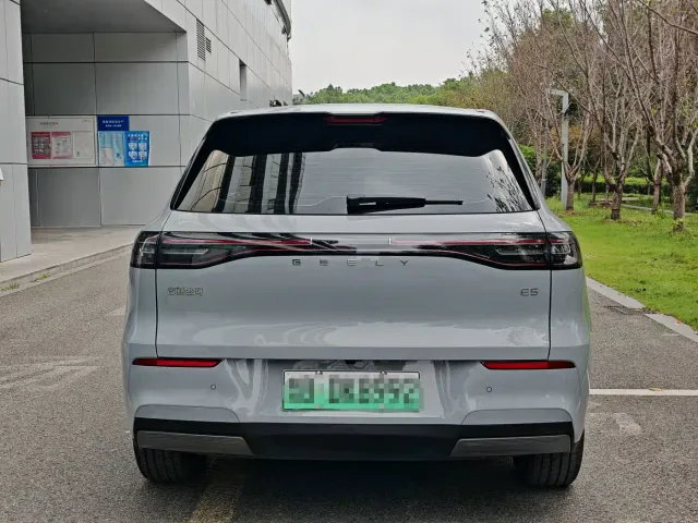 Geely Galaxy E5 — Фото автомобиля 4