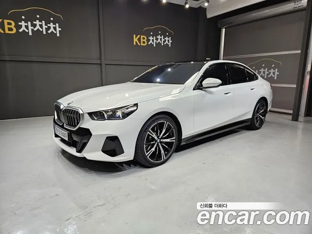 Фотография автомобиля — BMW 5 Series