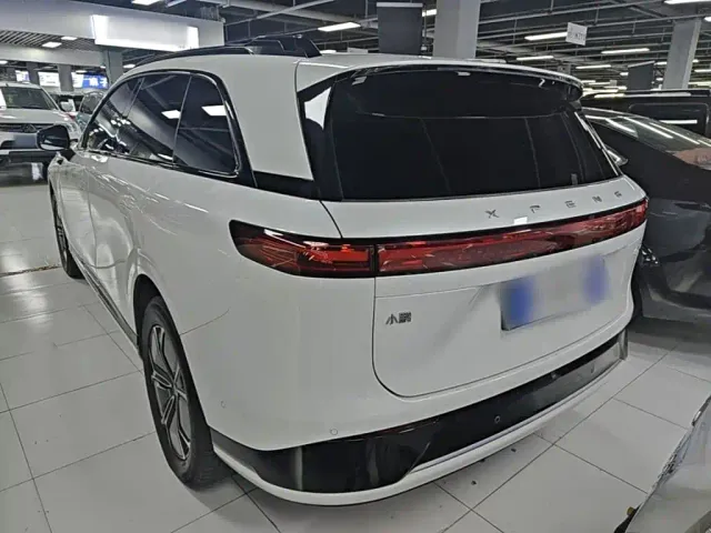 Xpeng G9 — Фото автомобиля 4