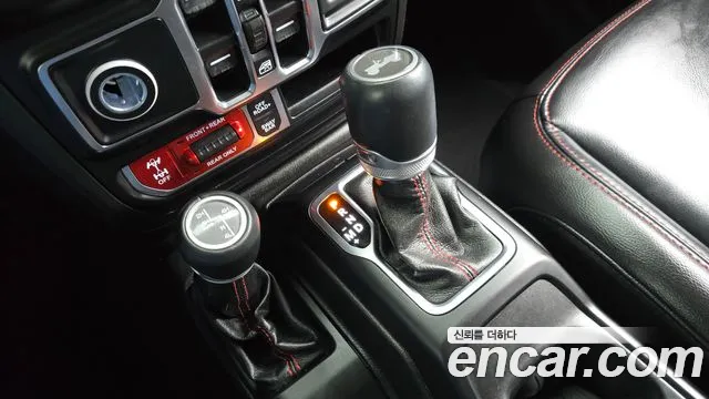 Jeep Wrangler — Фото автомобиля 9