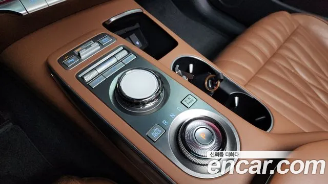 Genesis GV70 2.5T Бензин AWD — Фото автомобиля 9