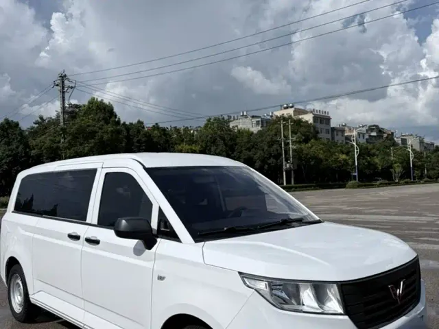 Wuling Zhengcheng — Фото автомобиля 22
