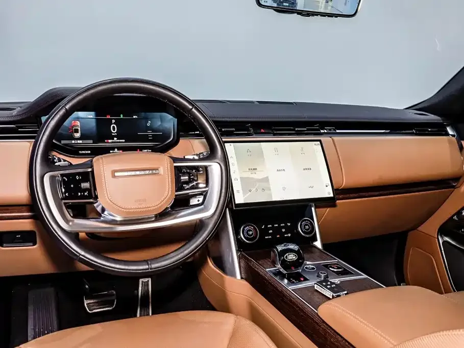 Land Rover Range Rover 2023 3.0 L6 400PS Golden Age 7-Seater Long Wheelbase — Фото автомобиля 24