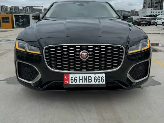 Jaguar XFL — Фото автомобиля 2