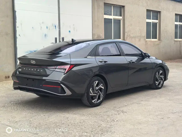 Hyundai Elantra — Фото автомобиля 4