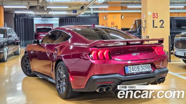 Ford Mustang Generation 7 — Фото автомобиля 17
