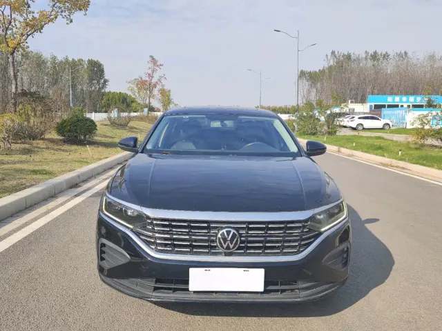 Volkswagen Passat — Фото автомобиля 2