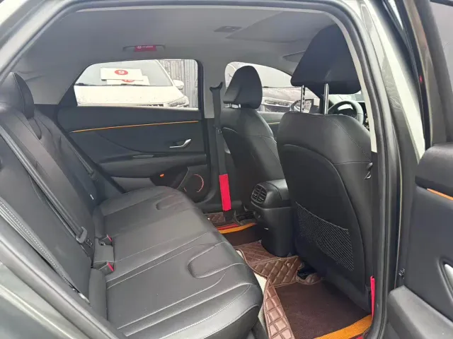 Hyundai Elantra — Фото автомобиля 9