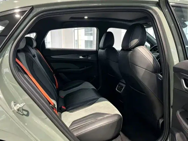 Geely Emgrand — Фото автомобиля 6