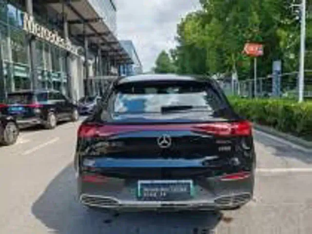 Mercedes-Benz EQE SUV — Фото автомобиля 14
