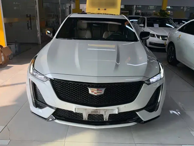 Cadillac CT5 — Фото автомобиля 3