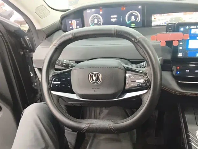 Changan UNI-K iDD — Фото автомобиля 10