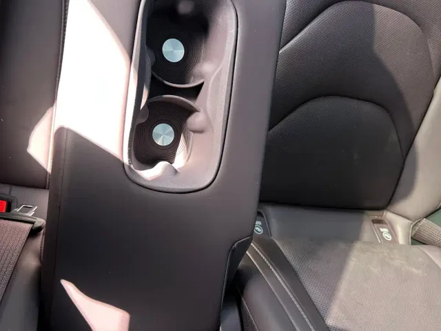 Xiaomi SU7 — Фото автомобиля 24