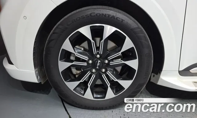 Kia Carnival Generation 4 — Фото автомобиля 5