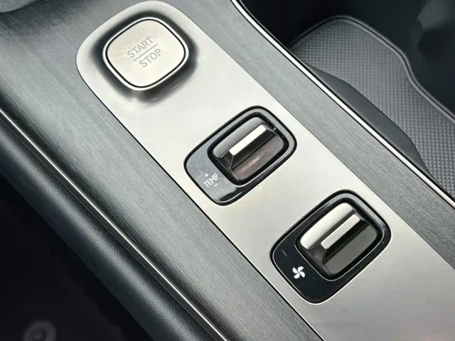 Xiaomi SU7 — Фото автомобиля 22