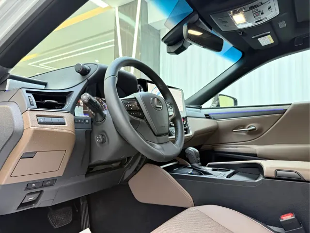 Lexus ES — Фото автомобиля 5