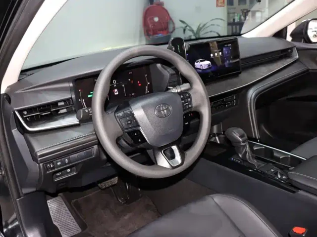 Toyota Camry — Фото автомобиля 10