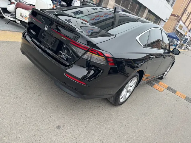 Honda Accord — Фото автомобиля 5