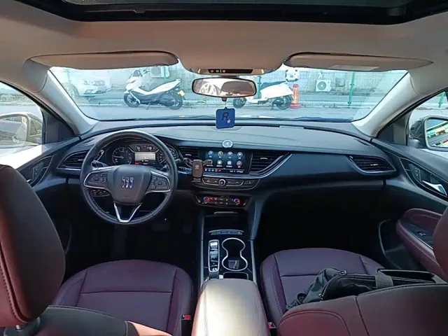 Buick Regal — Фото автомобиля 9