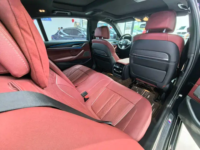 BMW 5 Series — Фото автомобиля 16