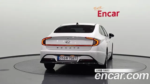 Hyundai Sonata Sonata (DN8) 2.0 LPG(Для проката) — Фото автомобиля 4