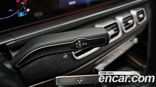 Mercedes-Benz GLE-Class — Фото автомобиля 12