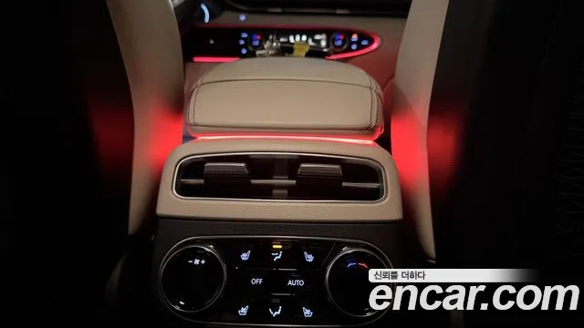 Genesis GV70 — Фото автомобиля 11