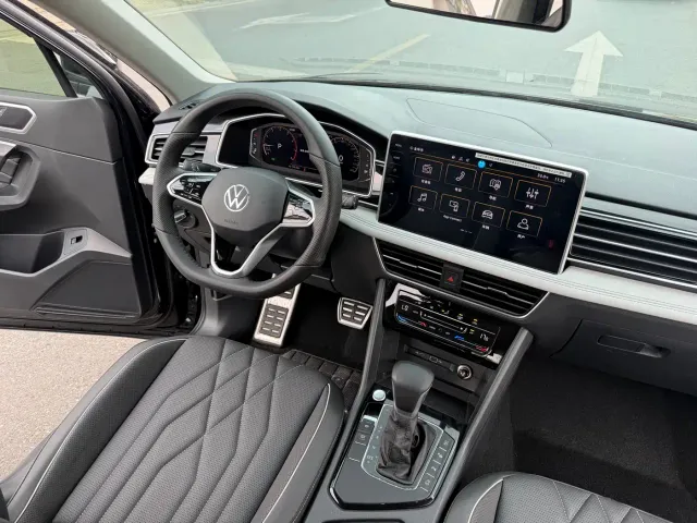 Volkswagen Tiguan L — Фото автомобиля 20