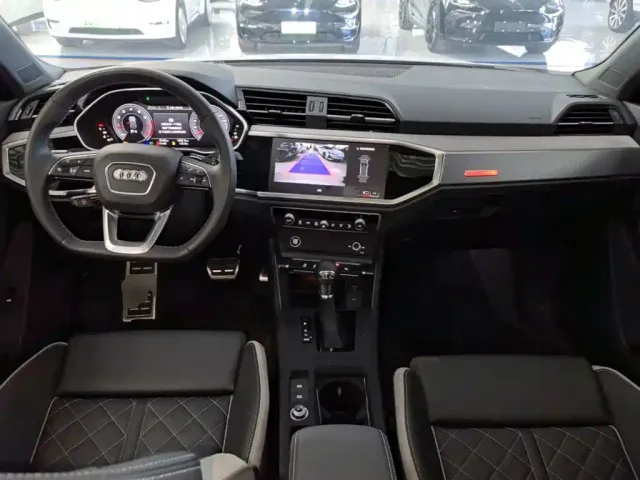 Audi Q3 — Фото автомобиля 9