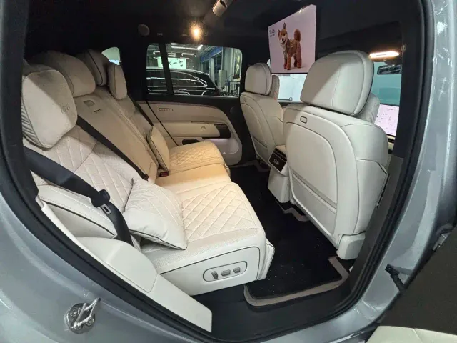 Li Auto Li L8 — Фото автомобиля 11