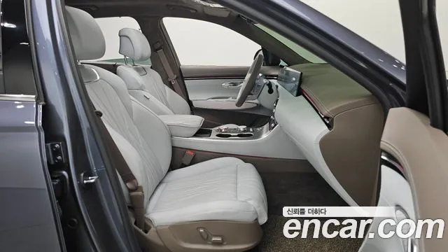 Genesis GV70 2.5T Бензин AWD — Фото автомобиля 9