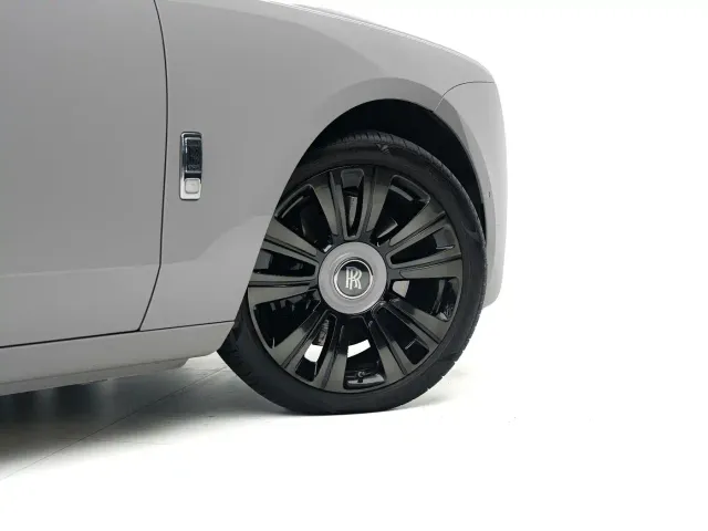 Rolls-Royce Ghost — Фото автомобиля 8