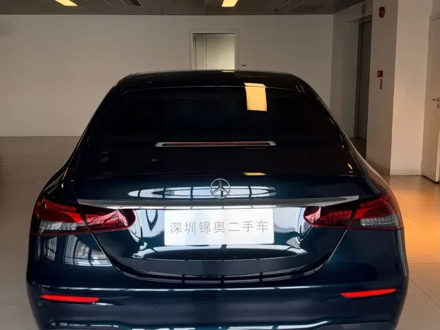 Mercedes-Benz E-Class — Фото автомобиля 10