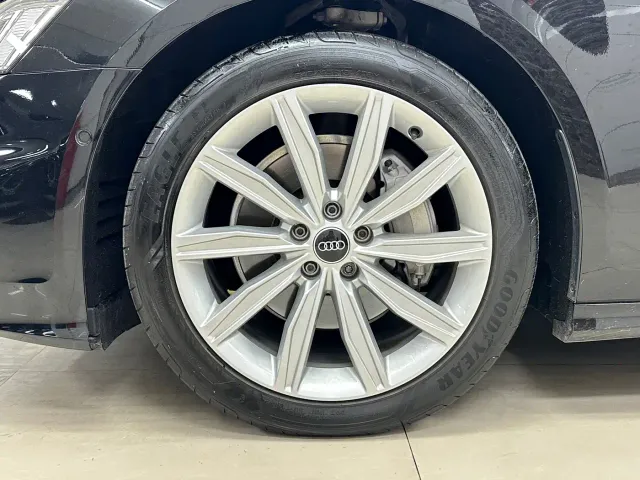 Audi A6L — Фото автомобиля 22