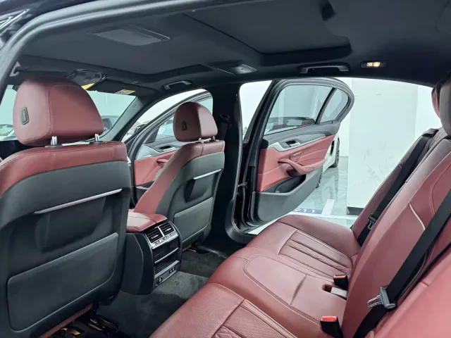 BMW 5 Series — Фото автомобиля 6