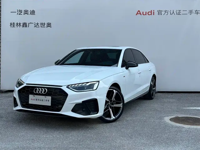 Фотография автомобиля — Audi A4L