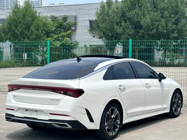 Kia K5 — Фото автомобиля 9