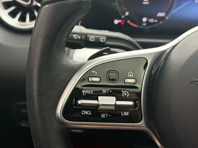 Mercedes-Benz GLB-Class — Фото автомобиля 16