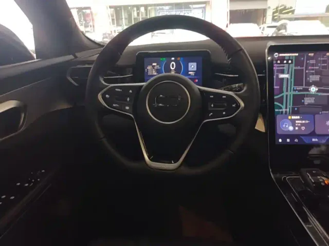 Bestune T90 — Фото автомобиля 10
