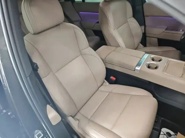 Li Auto L7 — Фото автомобиля 24