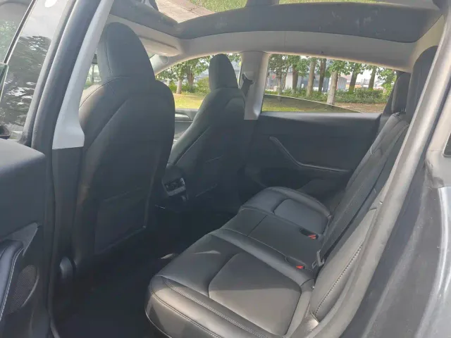 Tesla Model Y — Фото автомобиля 7