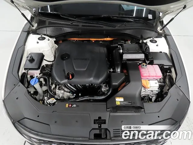 Hyundai Grandeur Grandeur (New) Hybrid — Фото автомобиля 18
