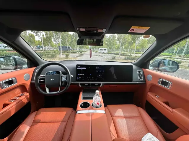 Li Auto L9 — Фото автомобиля 6