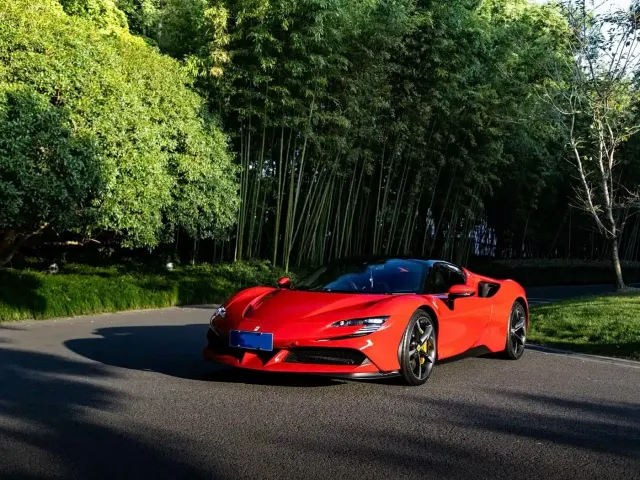 Фотография автомобиля — Ferrari SF90