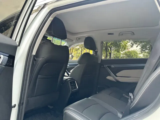 Geely Boyue — Фото автомобиля 10