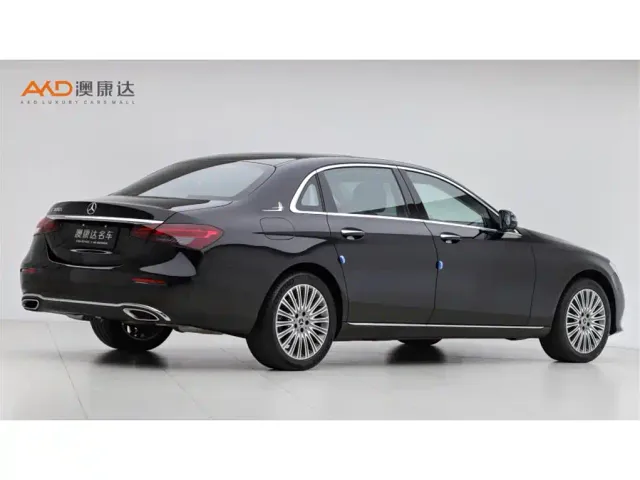 Mercedes-Benz E-Class — Фото автомобиля 3