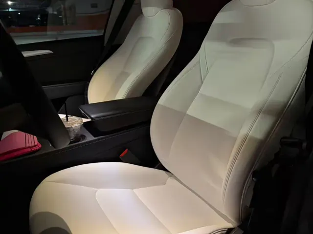 Tesla Model Y — Фото автомобиля 8